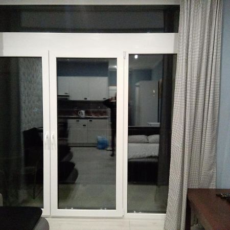 Roza- Lotnisko Apartman Wrocław Kültér fotó